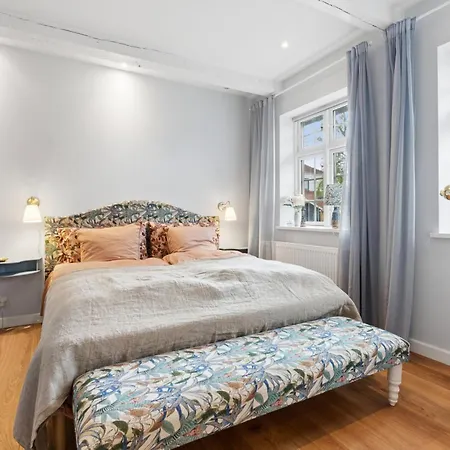 Newly Renovated Flat In Heart Of Faldsled